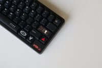 Toetsenbord met Wukds Interstellar keycaps – futuristisch ontwerp voor gamers en schrijvers